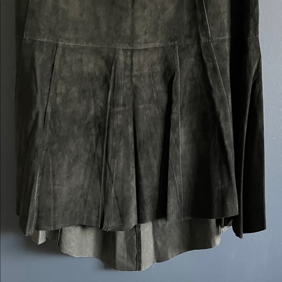 CAbi 100% (Suede) Leather Black Midi Skirt - Slight High Low Hem - Picture 5 of 10